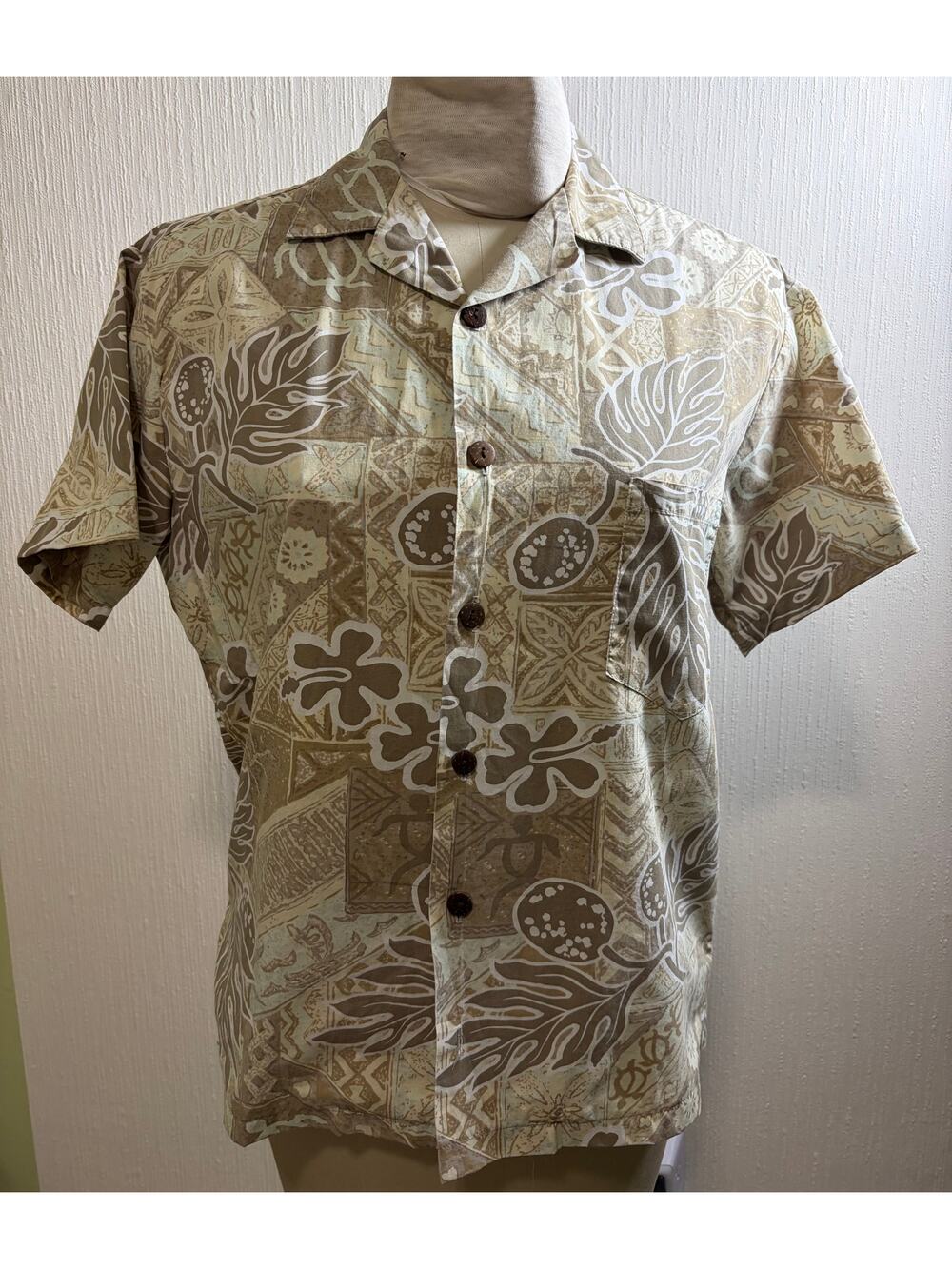 Vintage Hilo Hattie Hawaiian Button Up Shirt Medium Tan Floral Khaki